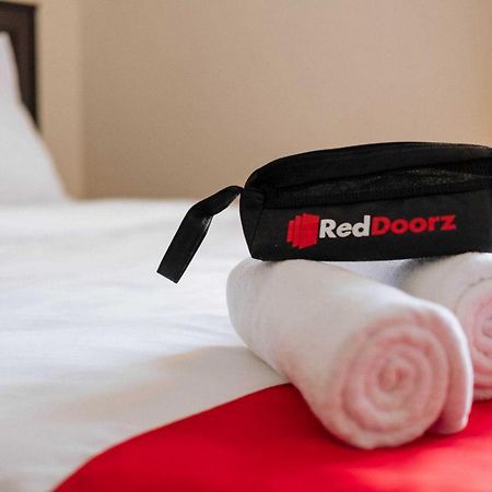 Hotel Reddoorz Near Mojokerto Train Station Exterior foto